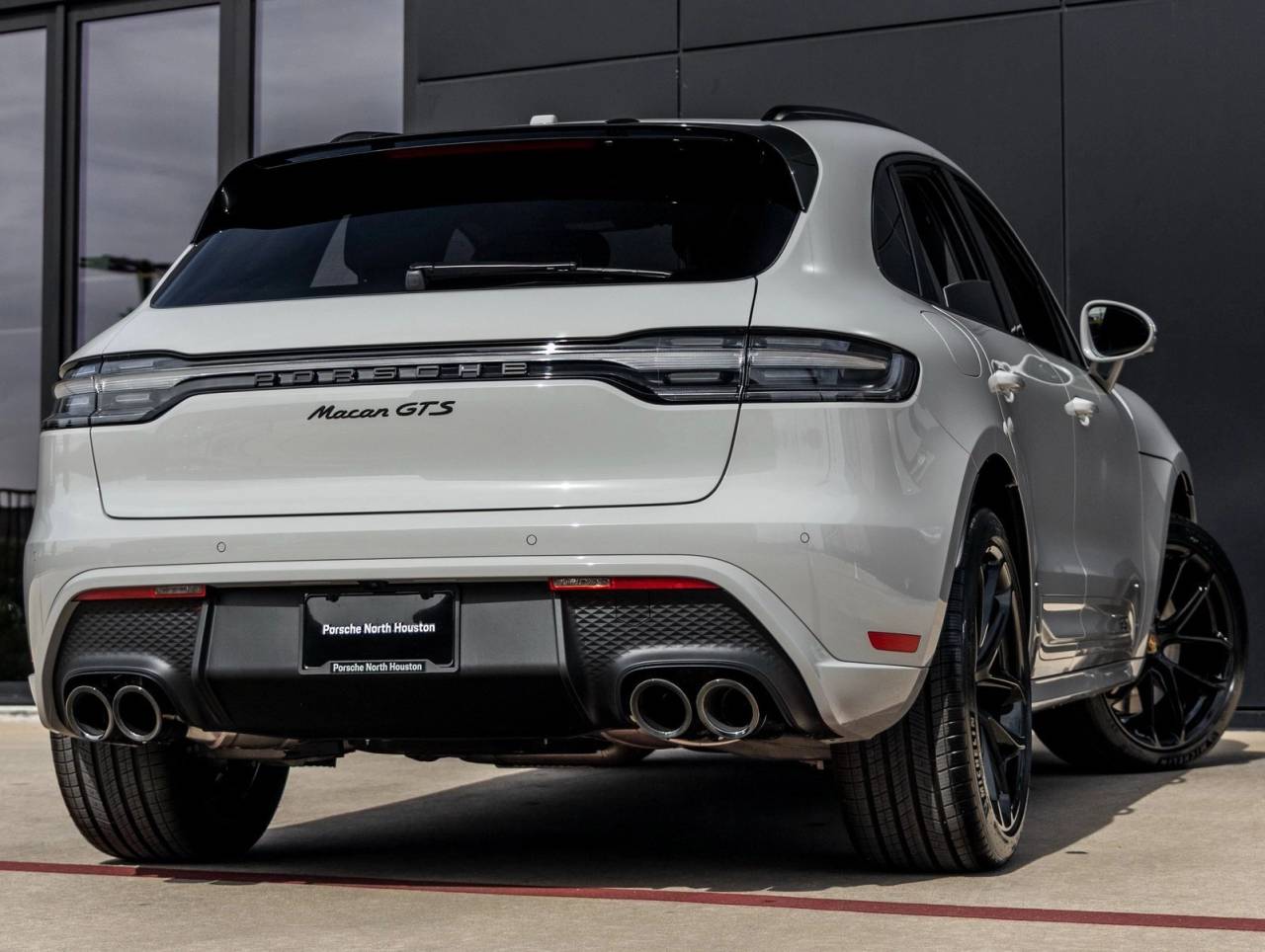2026 Porsche Macan Macan GTS