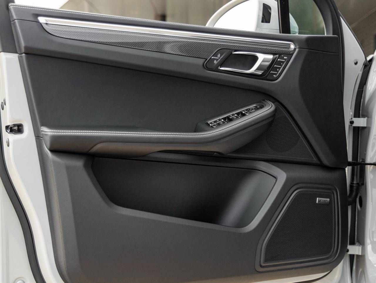 2026 Porsche Macan Macan GTS