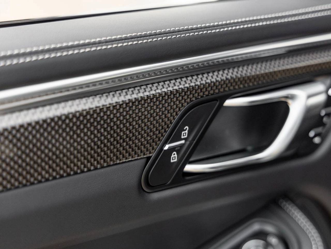 2026 Porsche Macan Macan GTS