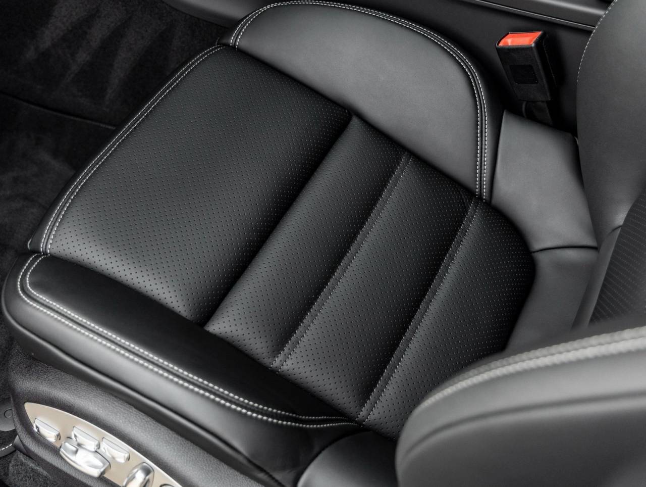 2026 Porsche Macan Macan GTS