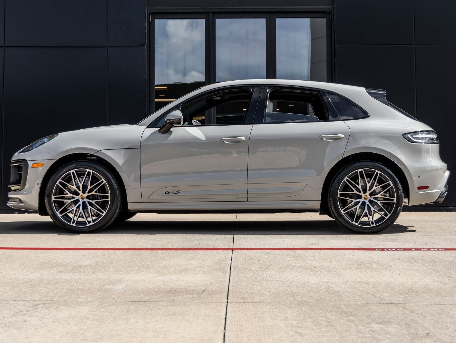 2026 Porsche Macan Macan GTS