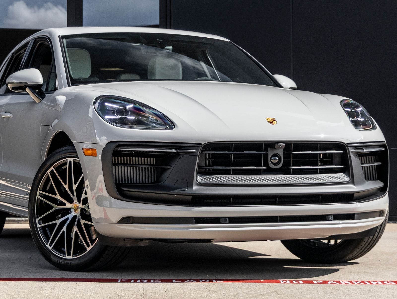 2026 Porsche Macan Macan GTS
