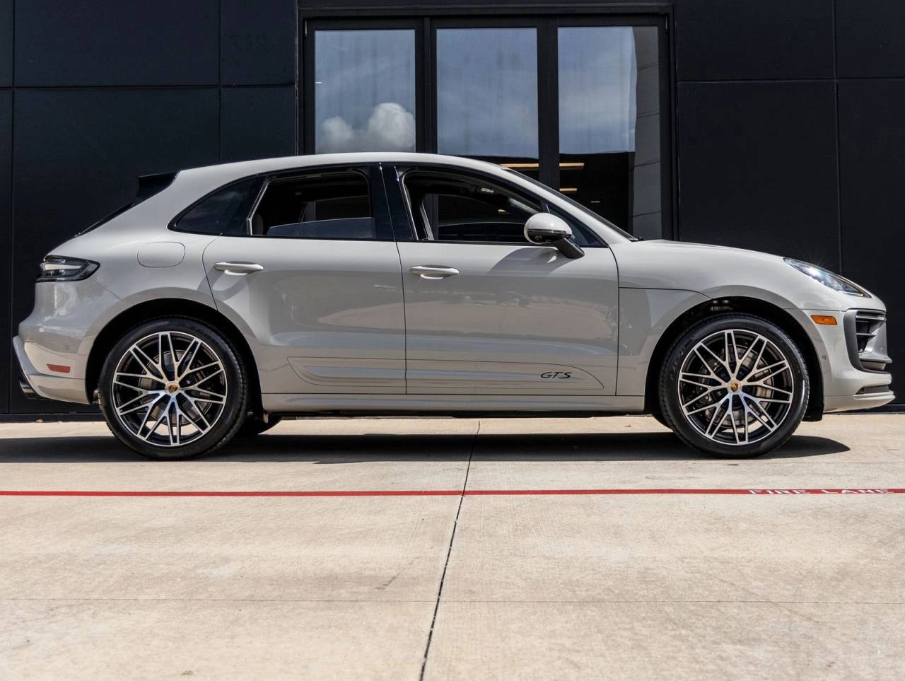 2026 Porsche Macan Macan GTS
