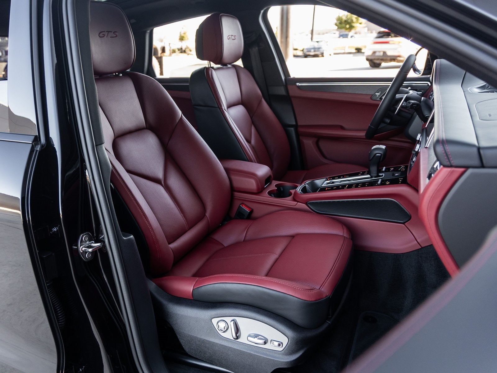 2026 Porsche Macan Macan GTS