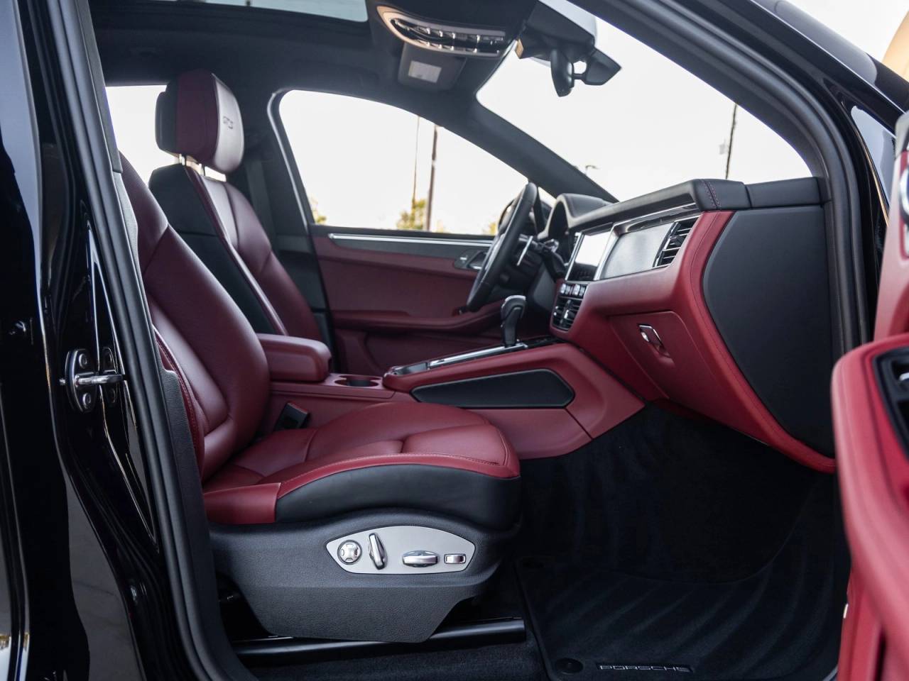 2026 Porsche Macan Macan GTS