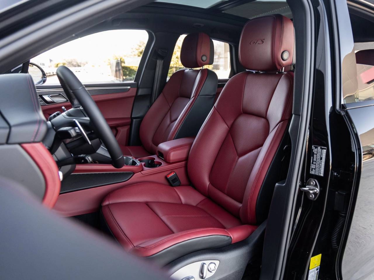 2026 Porsche Macan Macan GTS