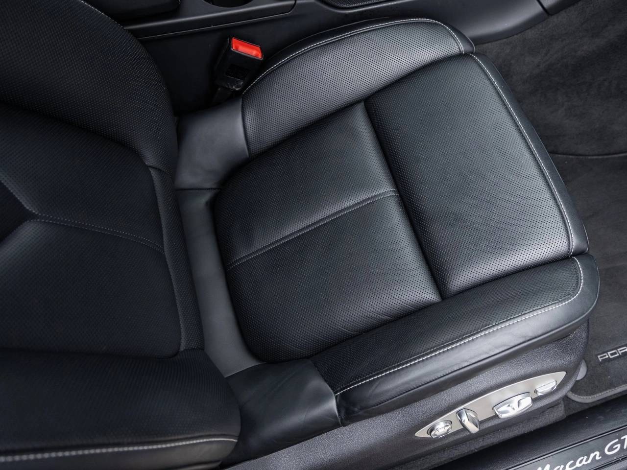 2023 Porsche Macan Macan GTS (MY23)