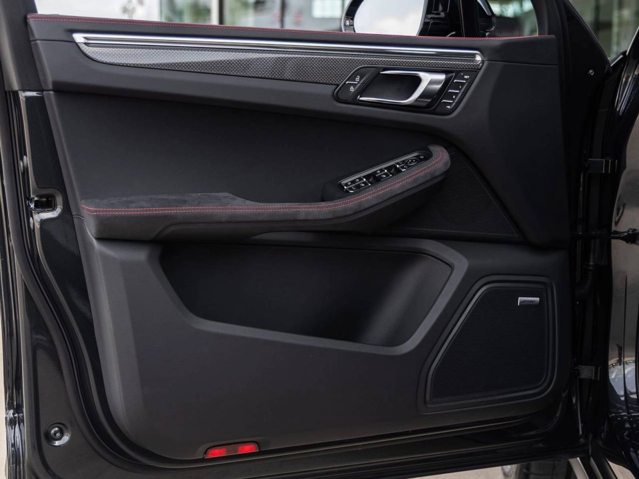 2026 Porsche Macan Macan GTS