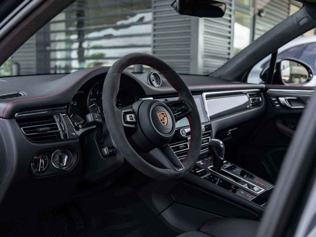 2026 Porsche Macan Macan GTS