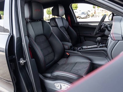 2026 Porsche Macan Macan GTS