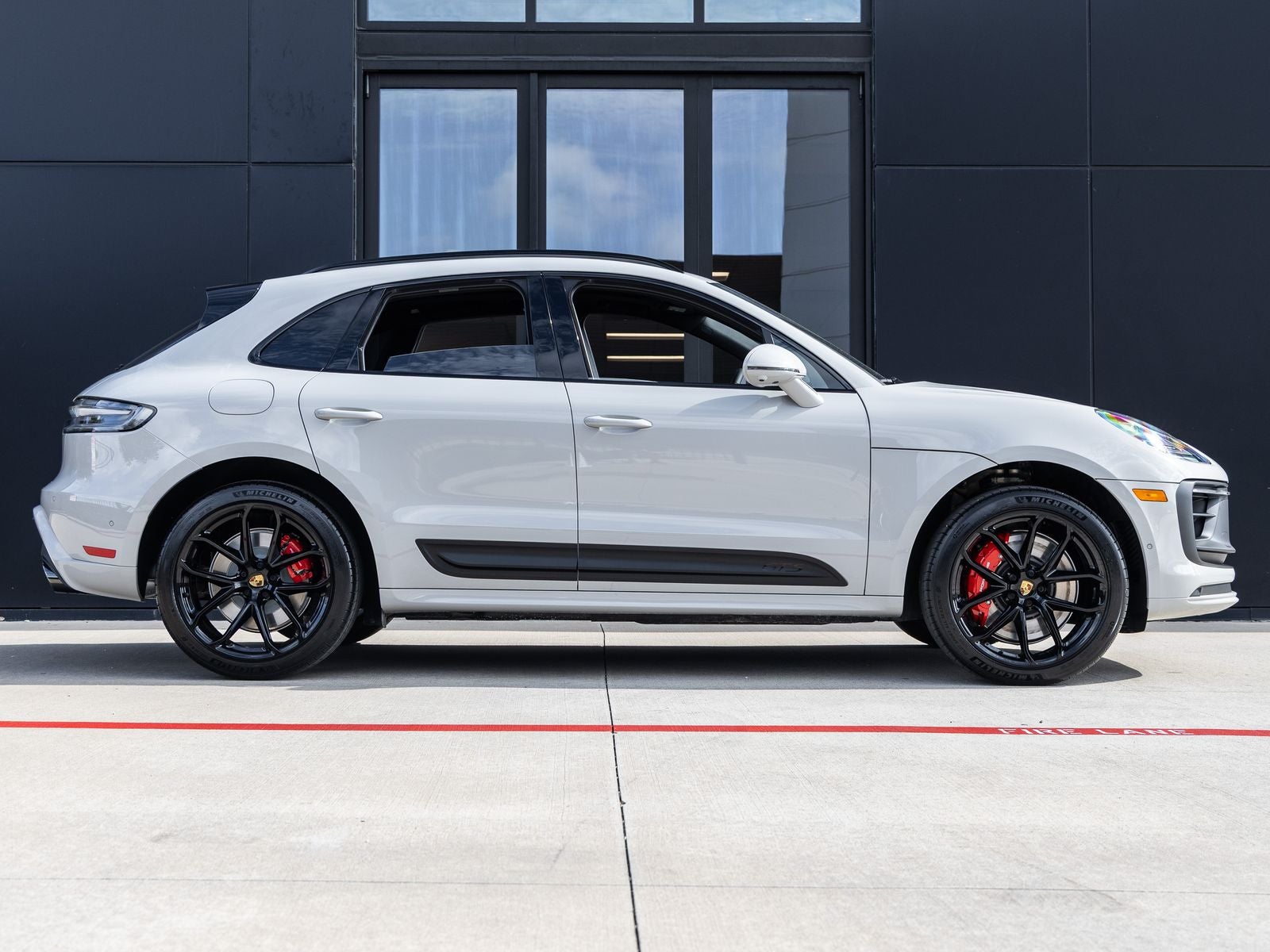 2026 Porsche Macan Macan GTS