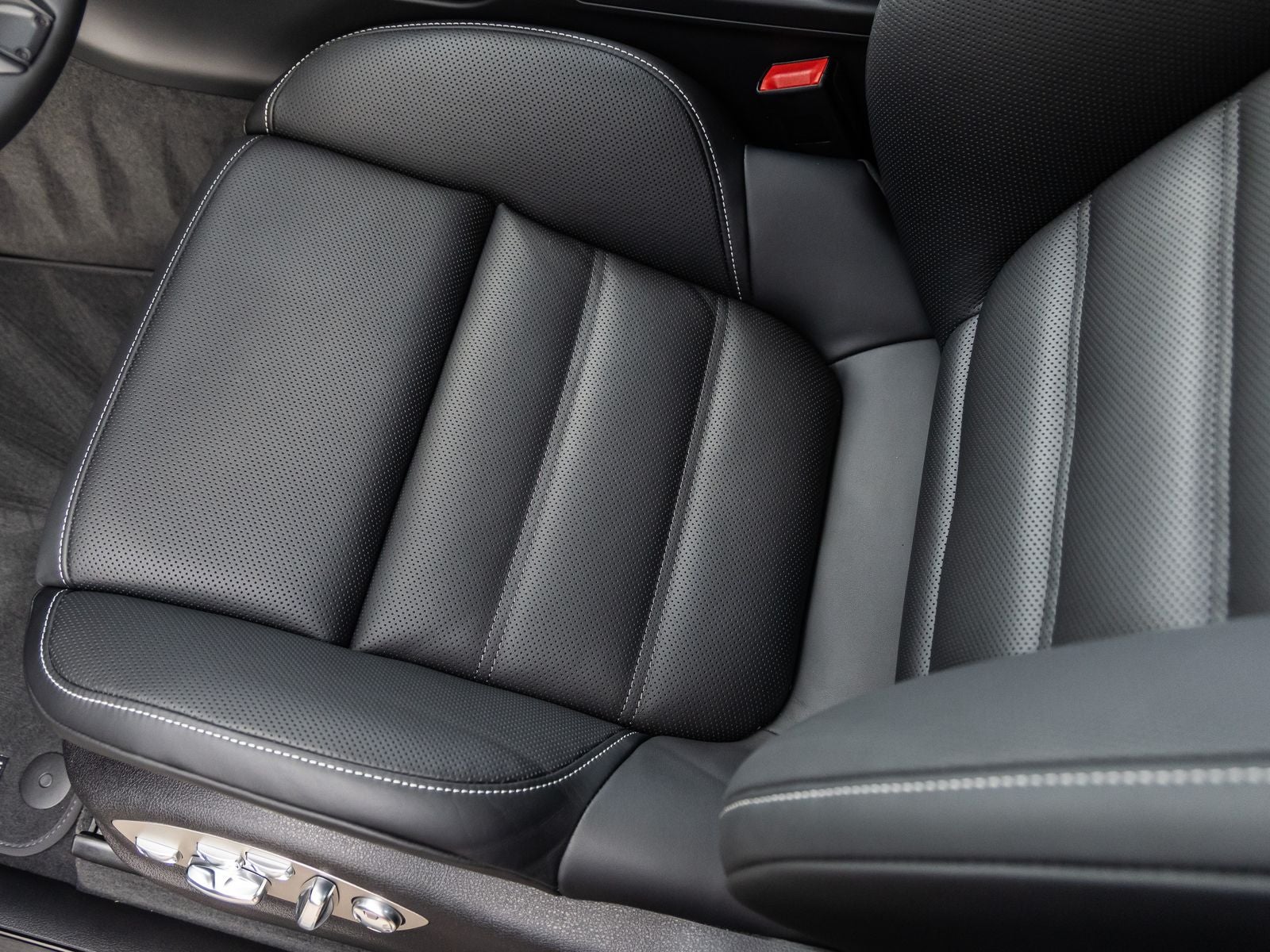 2026 Porsche Macan Macan GTS