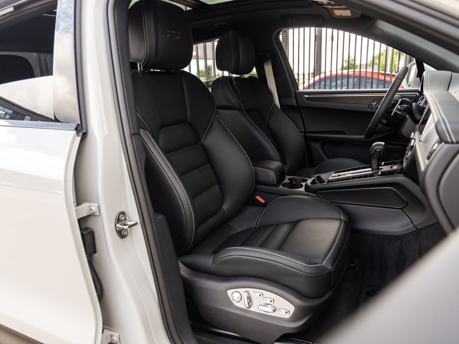 2026 Porsche Macan Macan GTS