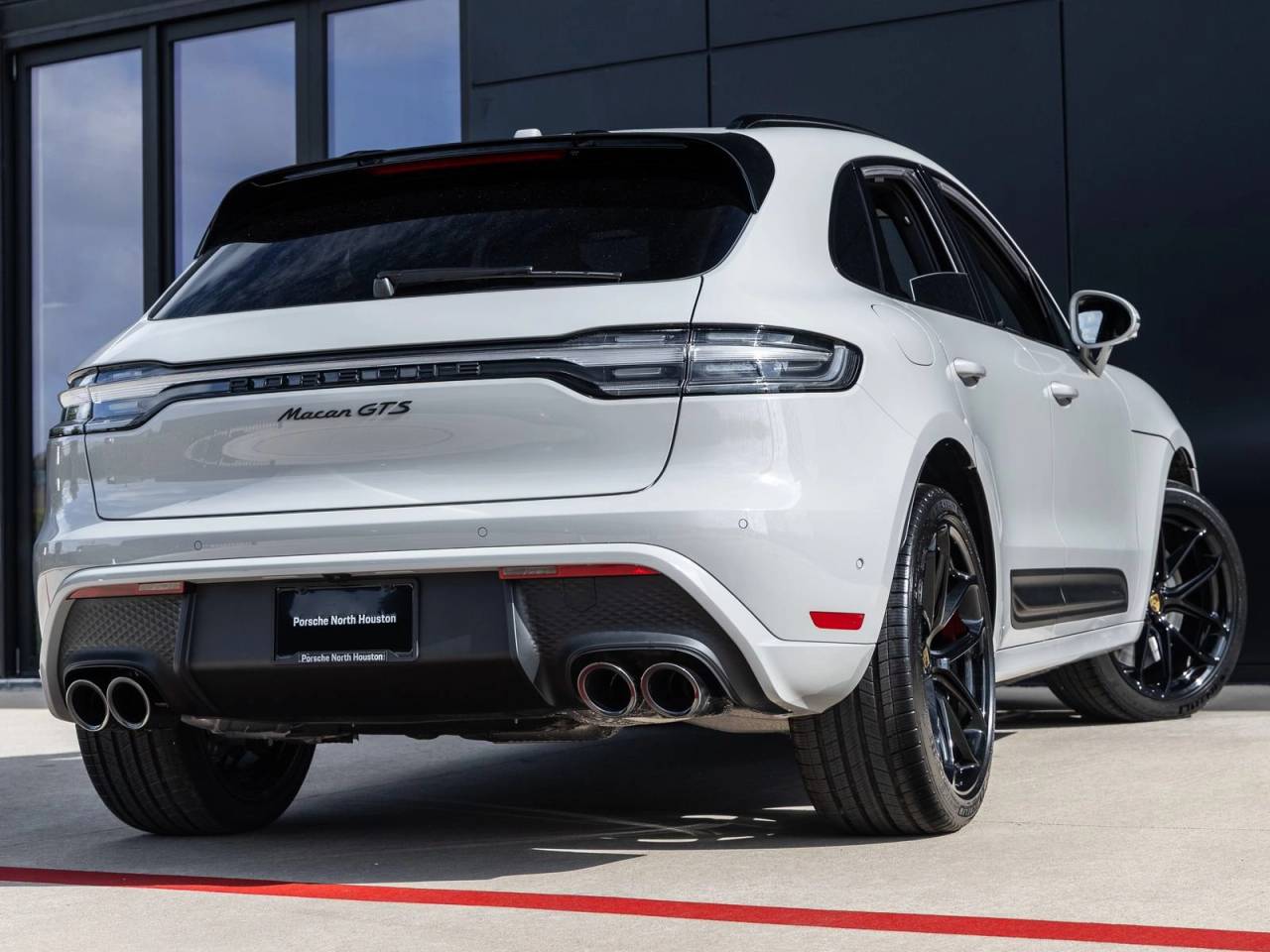 2026 Porsche Macan Macan GTS