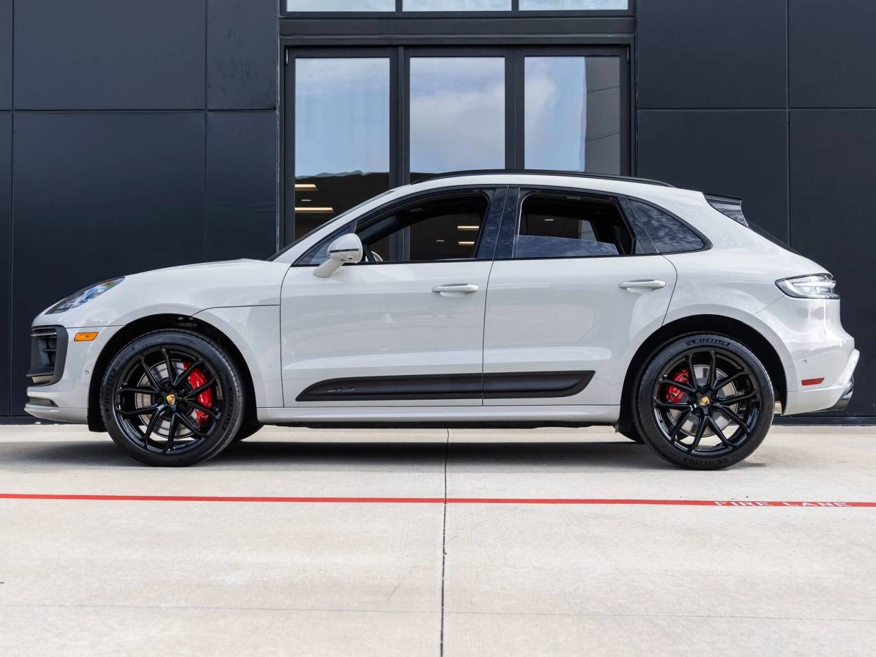 2026 Porsche Macan Macan GTS