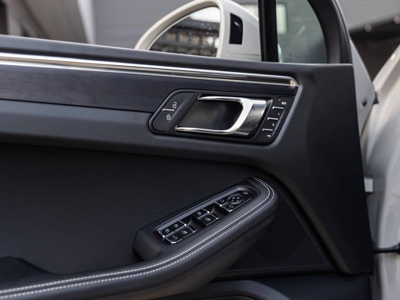 2026 Porsche Macan Macan GTS