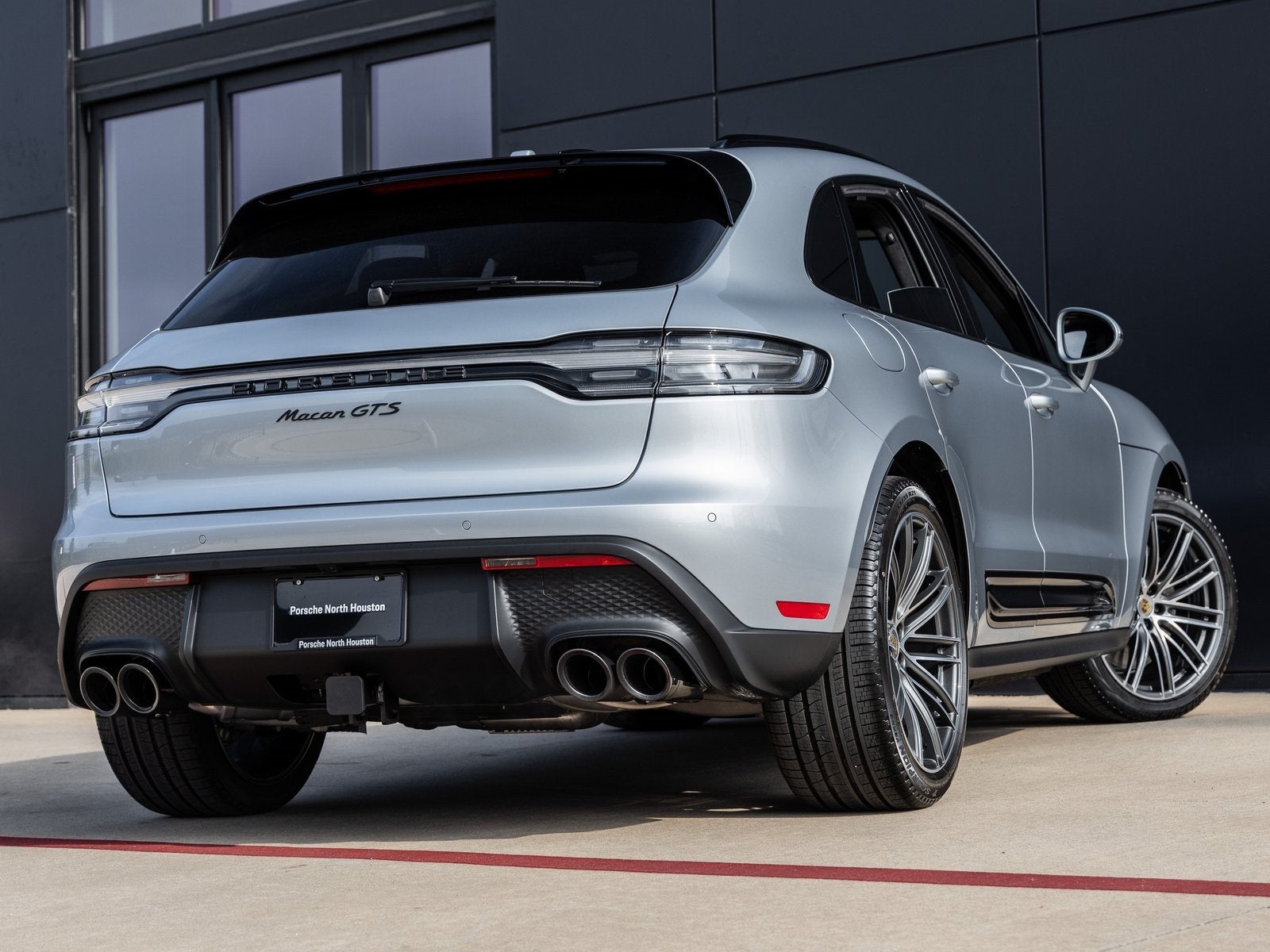 2026 Porsche Macan Macan GTS