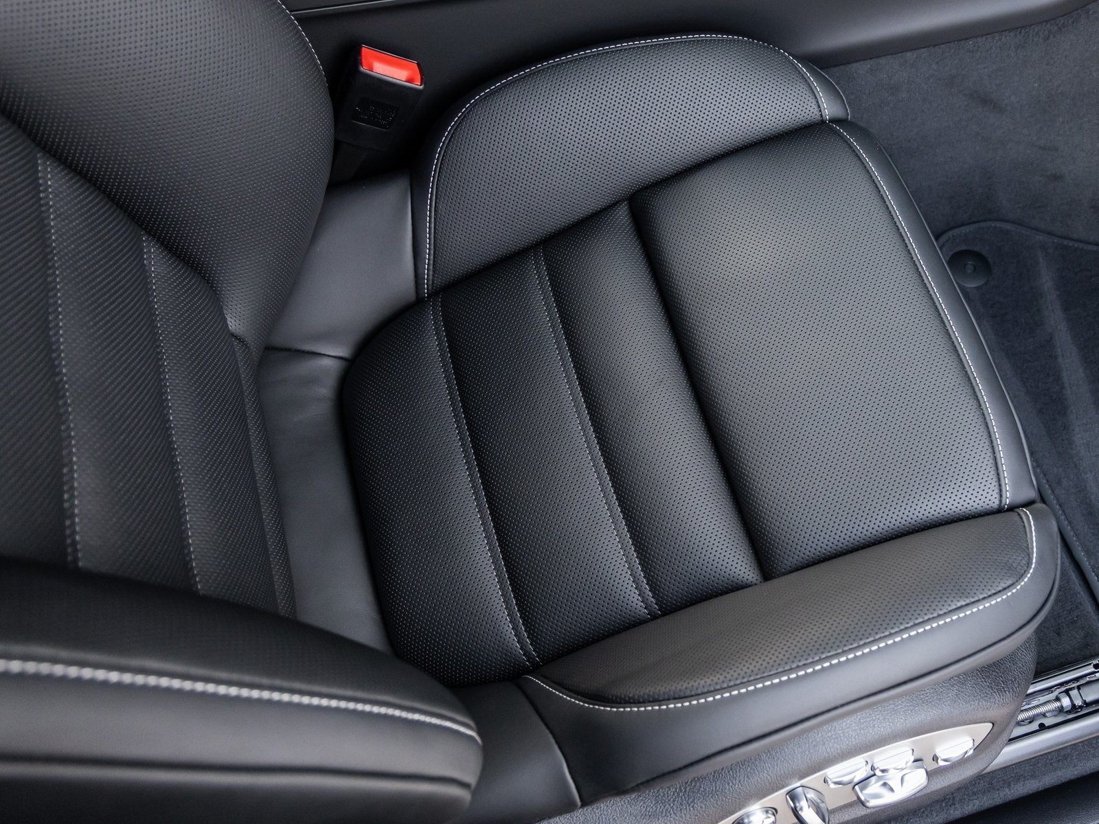 2026 Porsche Macan Macan GTS