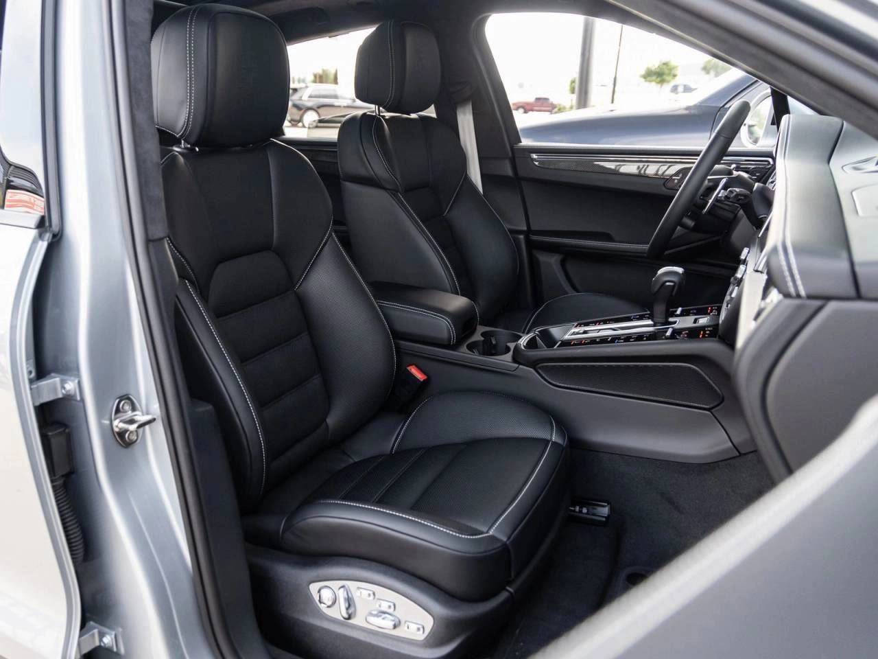 2026 Porsche Macan Macan GTS