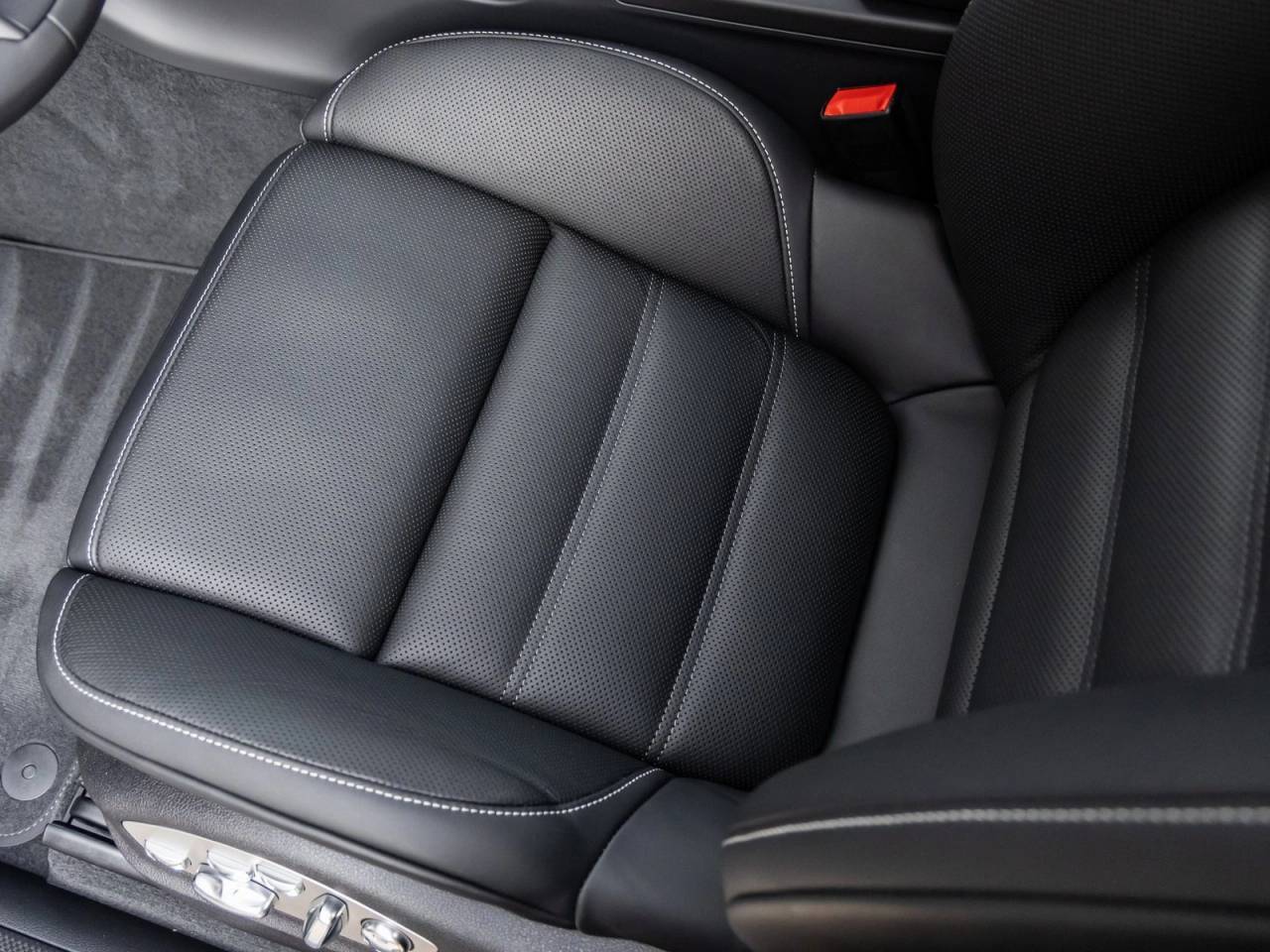 2026 Porsche Macan Macan GTS