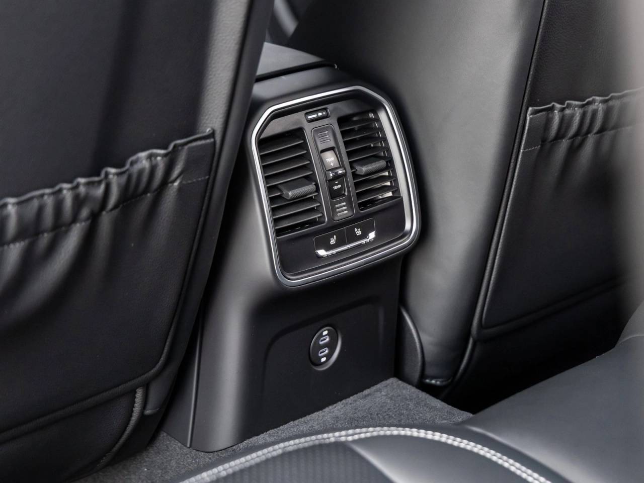 2026 Porsche Macan Macan GTS