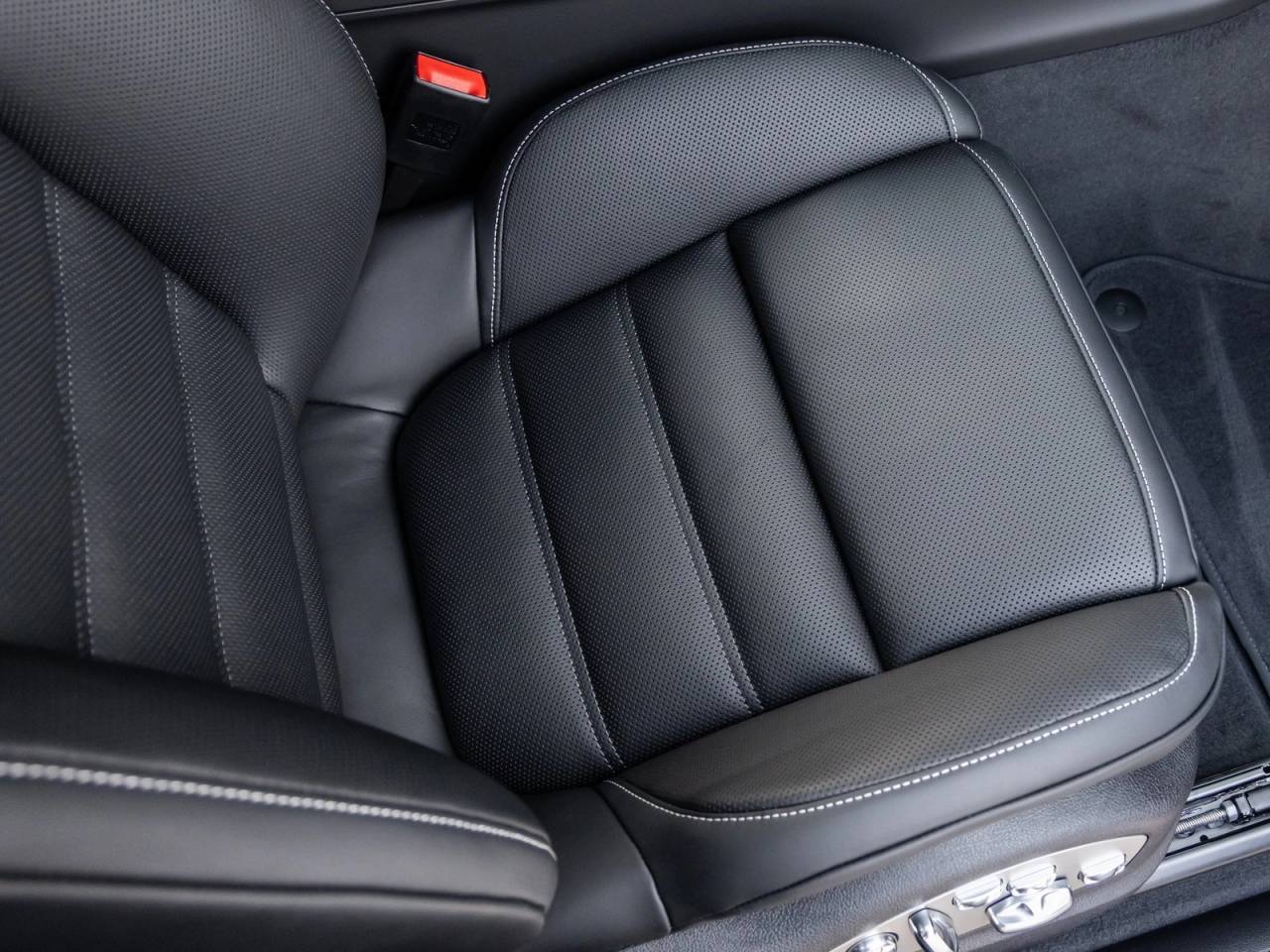 2026 Porsche Macan Macan GTS