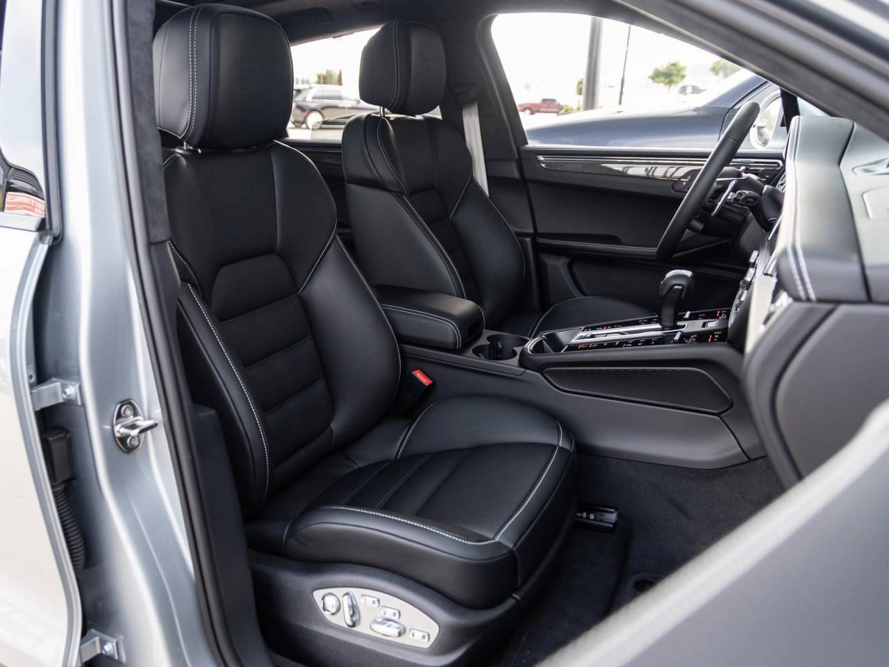 2026 Porsche Macan Macan GTS