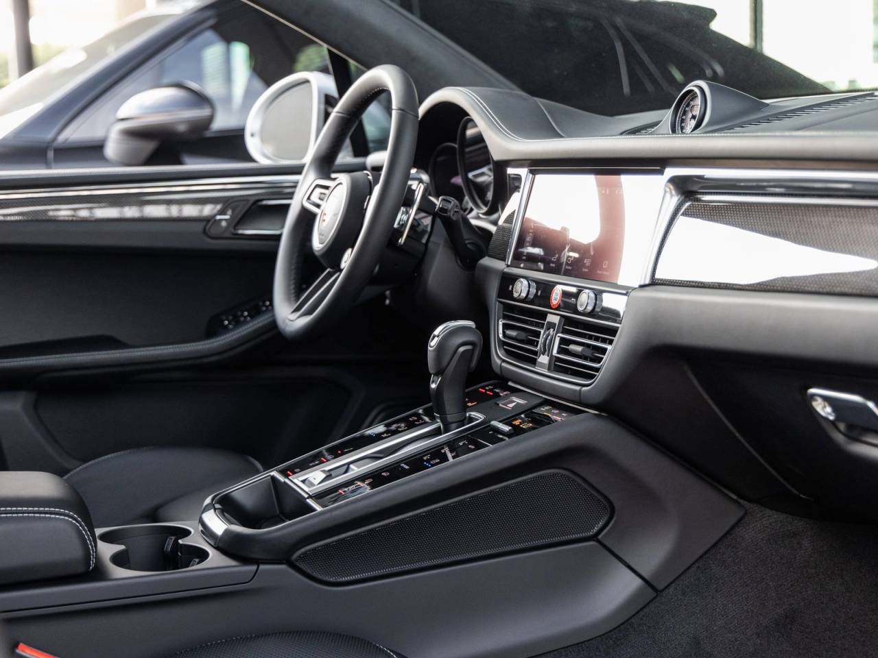 2026 Porsche Macan Macan GTS