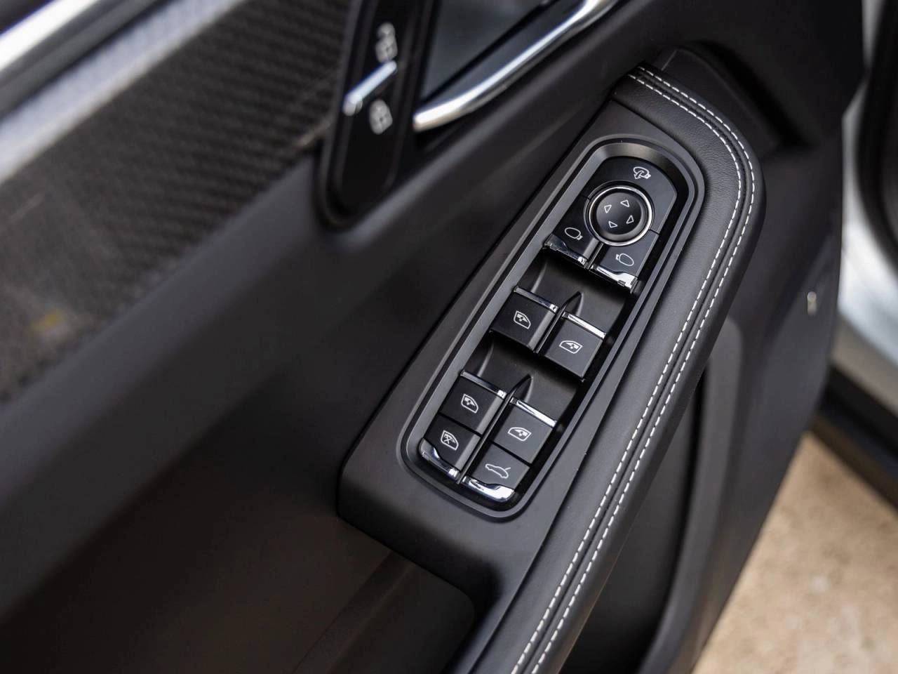 2026 Porsche Macan Macan GTS