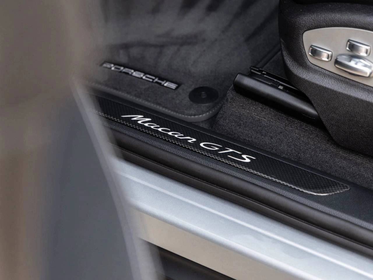 2026 Porsche Macan Macan GTS