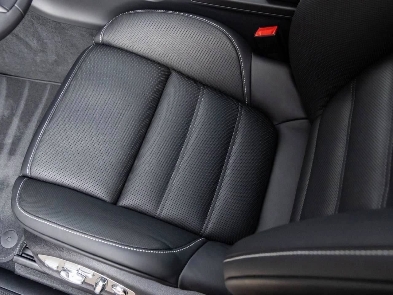 2026 Porsche Macan Macan GTS