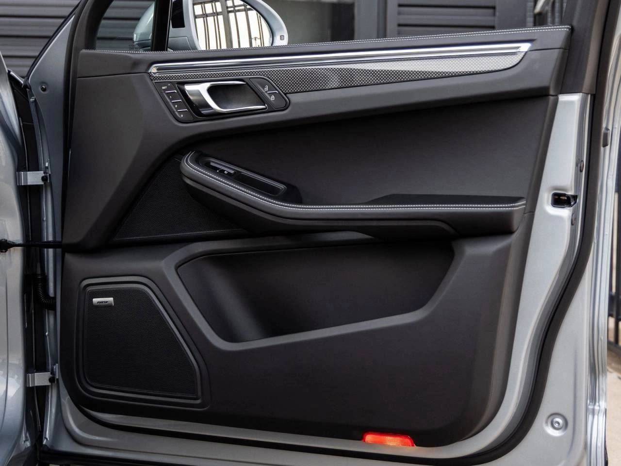 2026 Porsche Macan Macan GTS