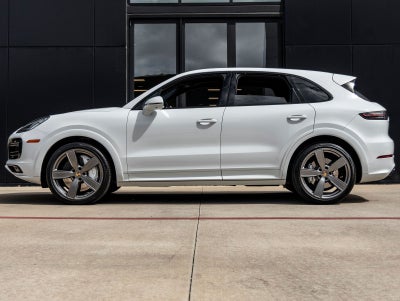 2023 Porsche Cayenne Turbo