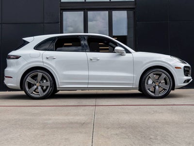 2023 Porsche Cayenne Turbo