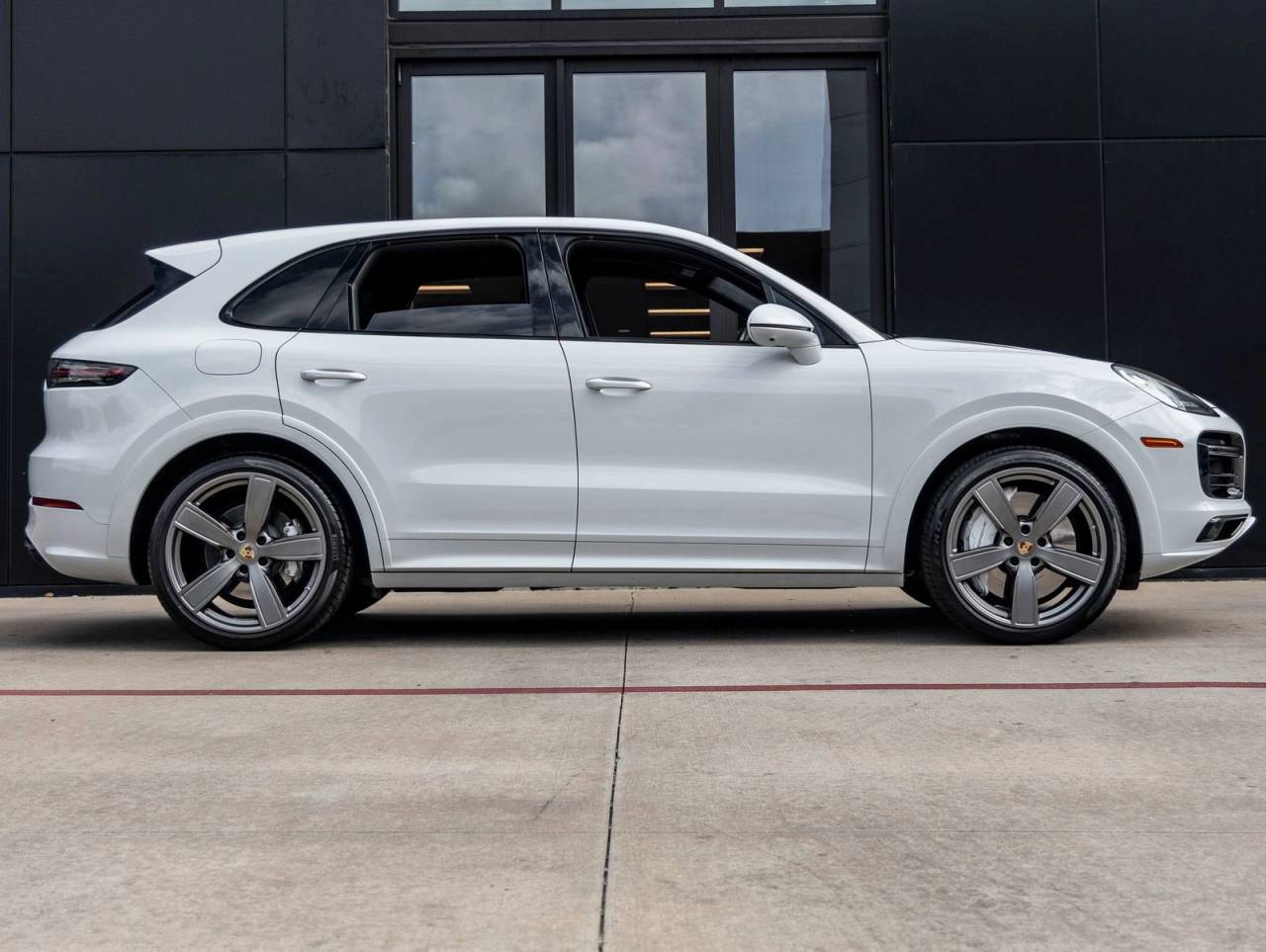 2023 Porsche Cayenne Turbo