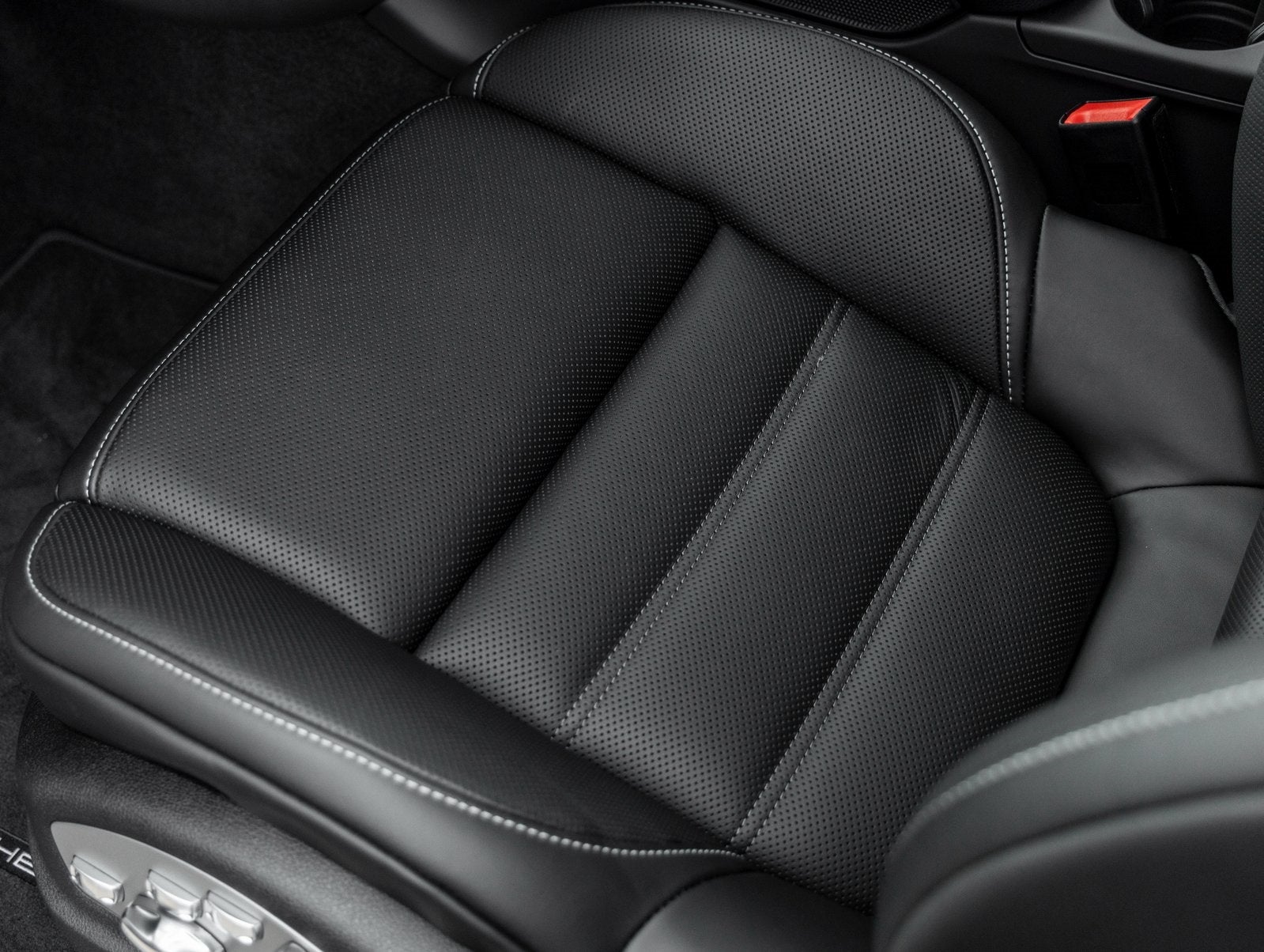 2026 Porsche Macan Macan S