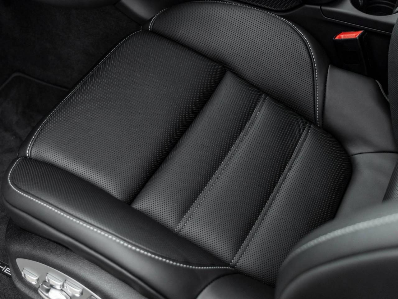 2026 Porsche Macan Macan S