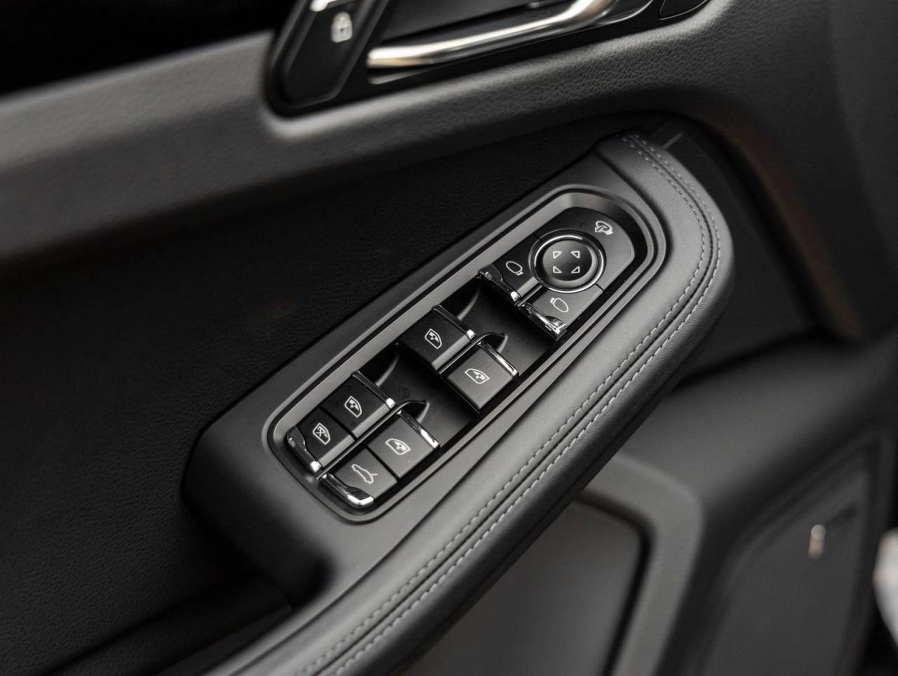 2026 Porsche Macan Macan S