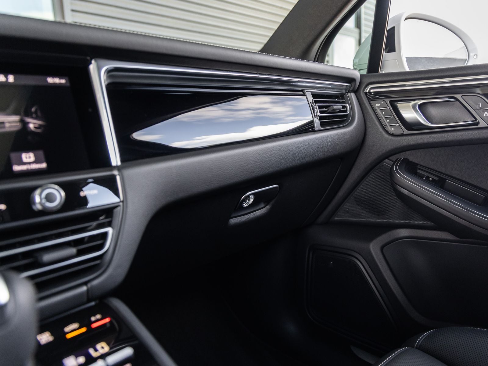 2026 Porsche Macan Macan S