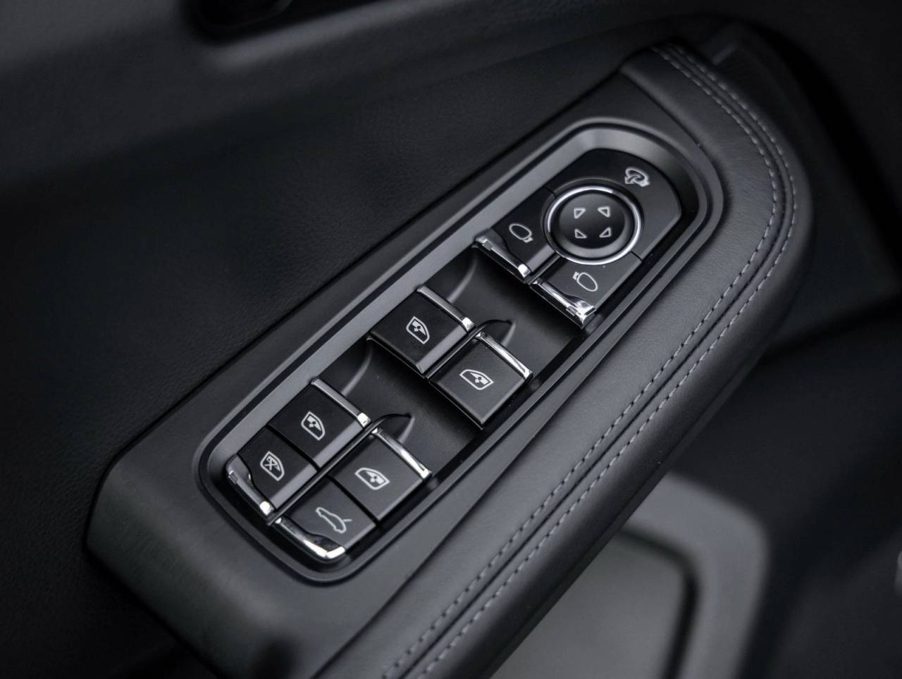 2026 Porsche Macan Macan S