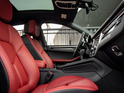 2026 Porsche Macan Macan S