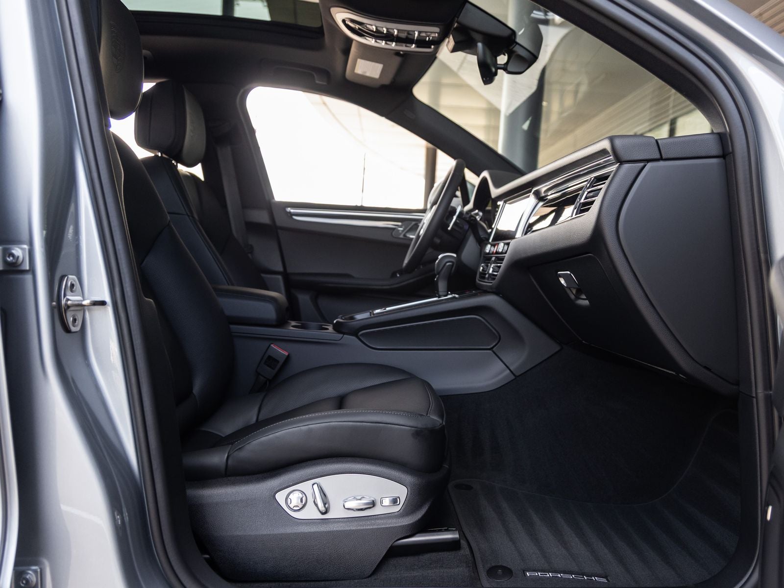 2026 Porsche Macan Macan S