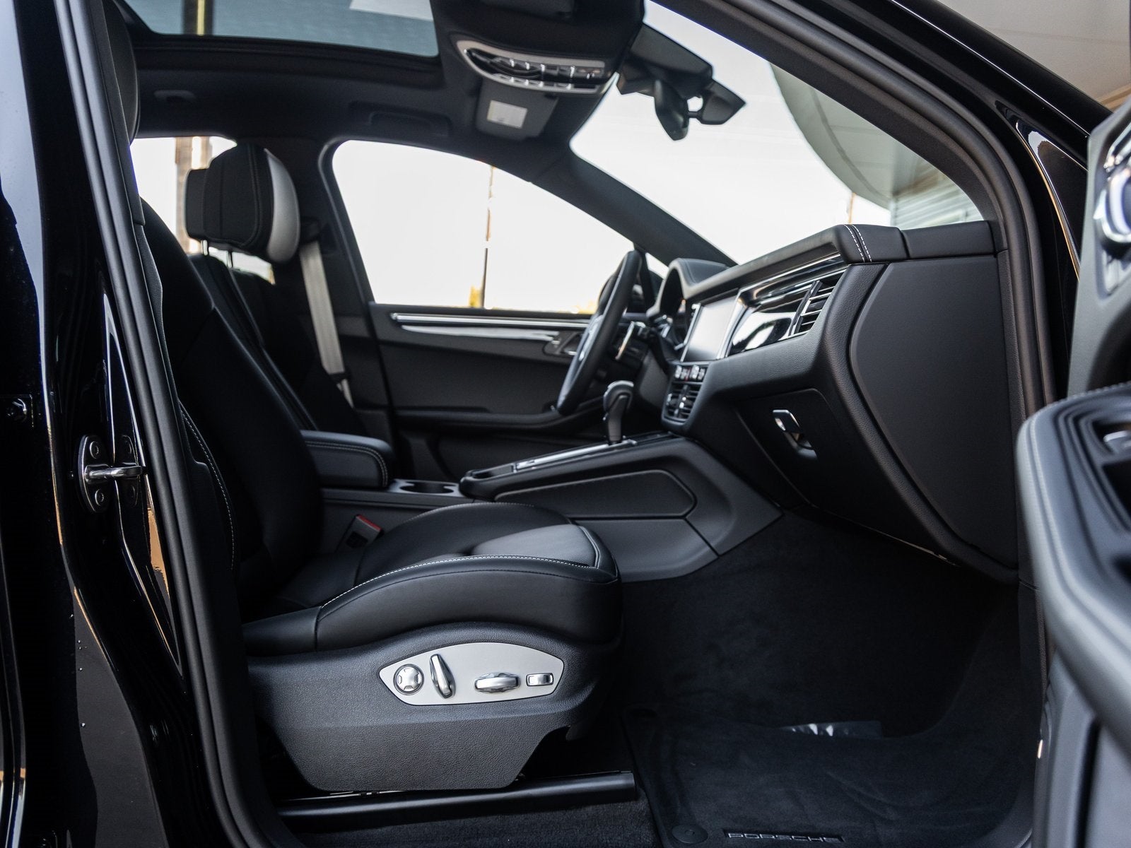 2026 Porsche Macan Macan S