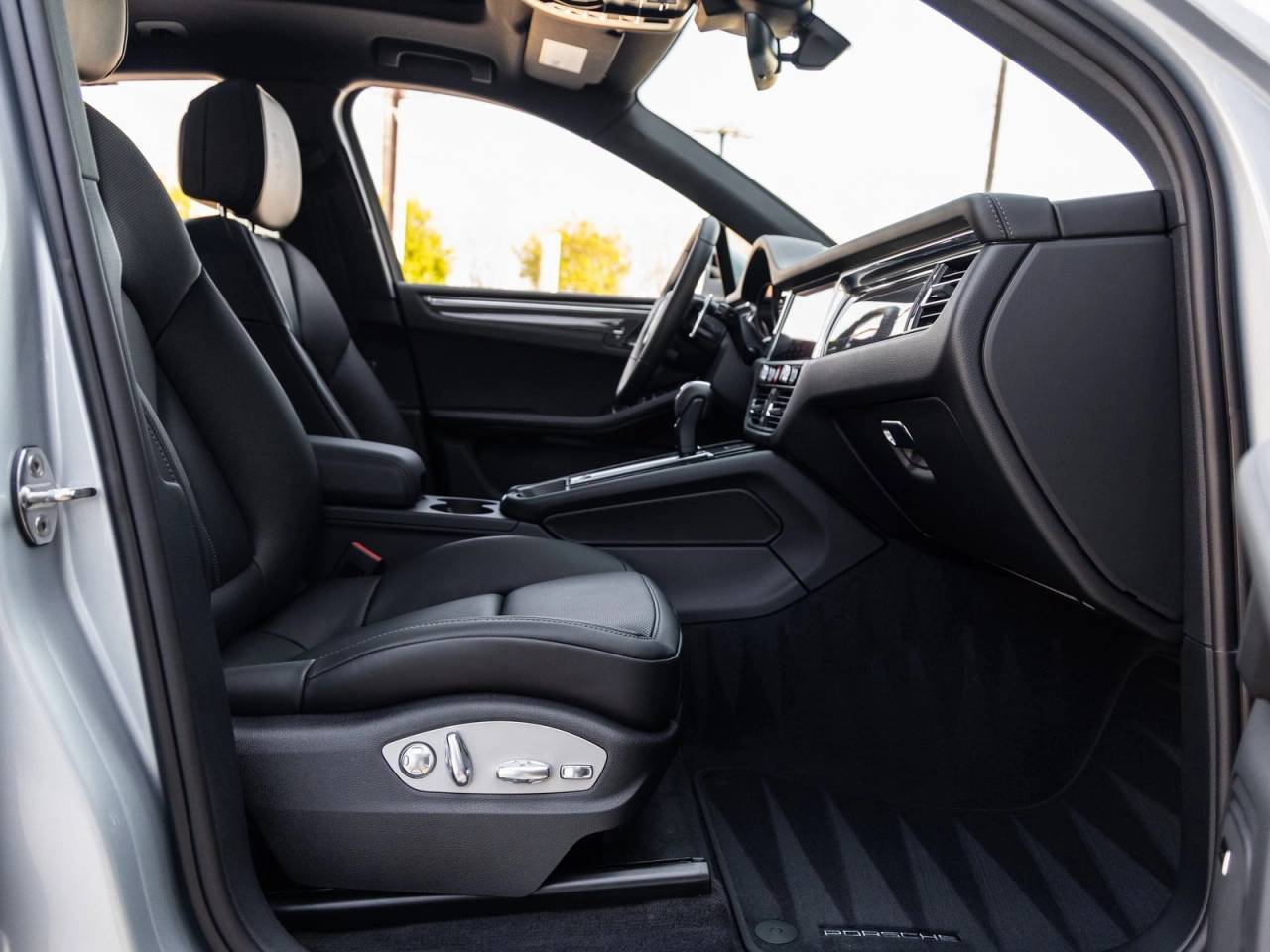 2026 Porsche Macan Macan S