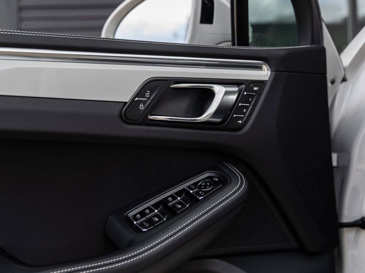 2026 Porsche Macan Macan S