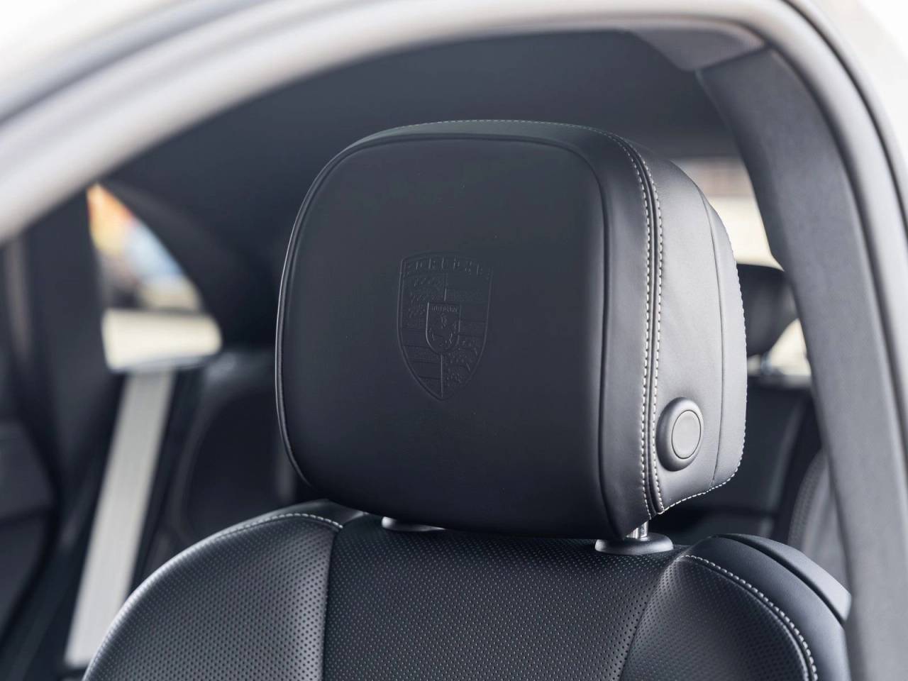 2026 Porsche Macan Macan S