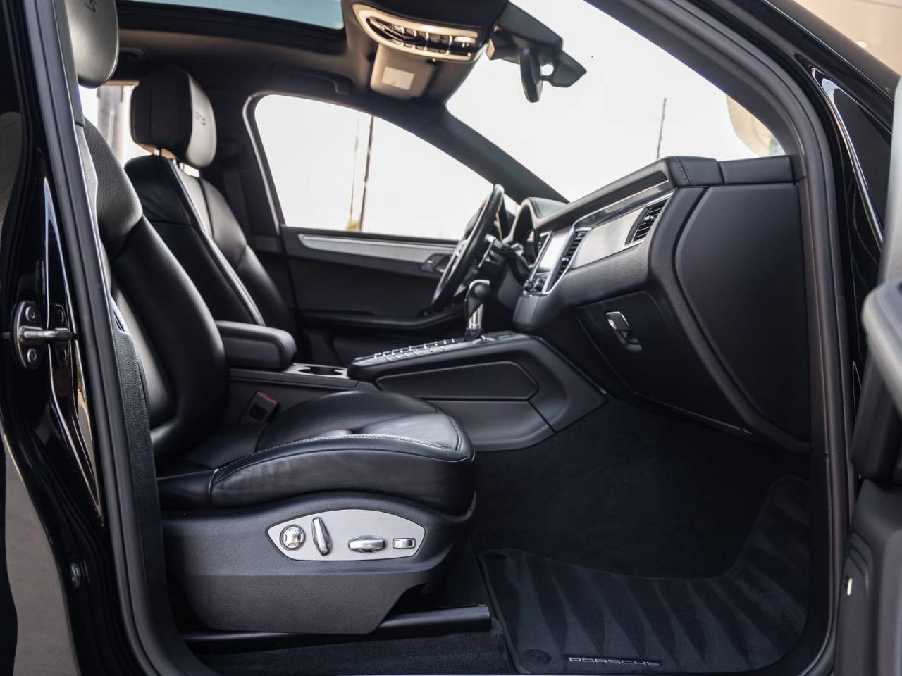 2018 Porsche Macan Macan GTS