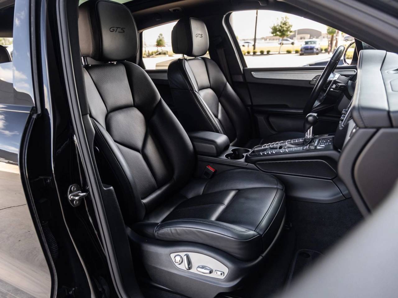 2018 Porsche Macan Macan GTS