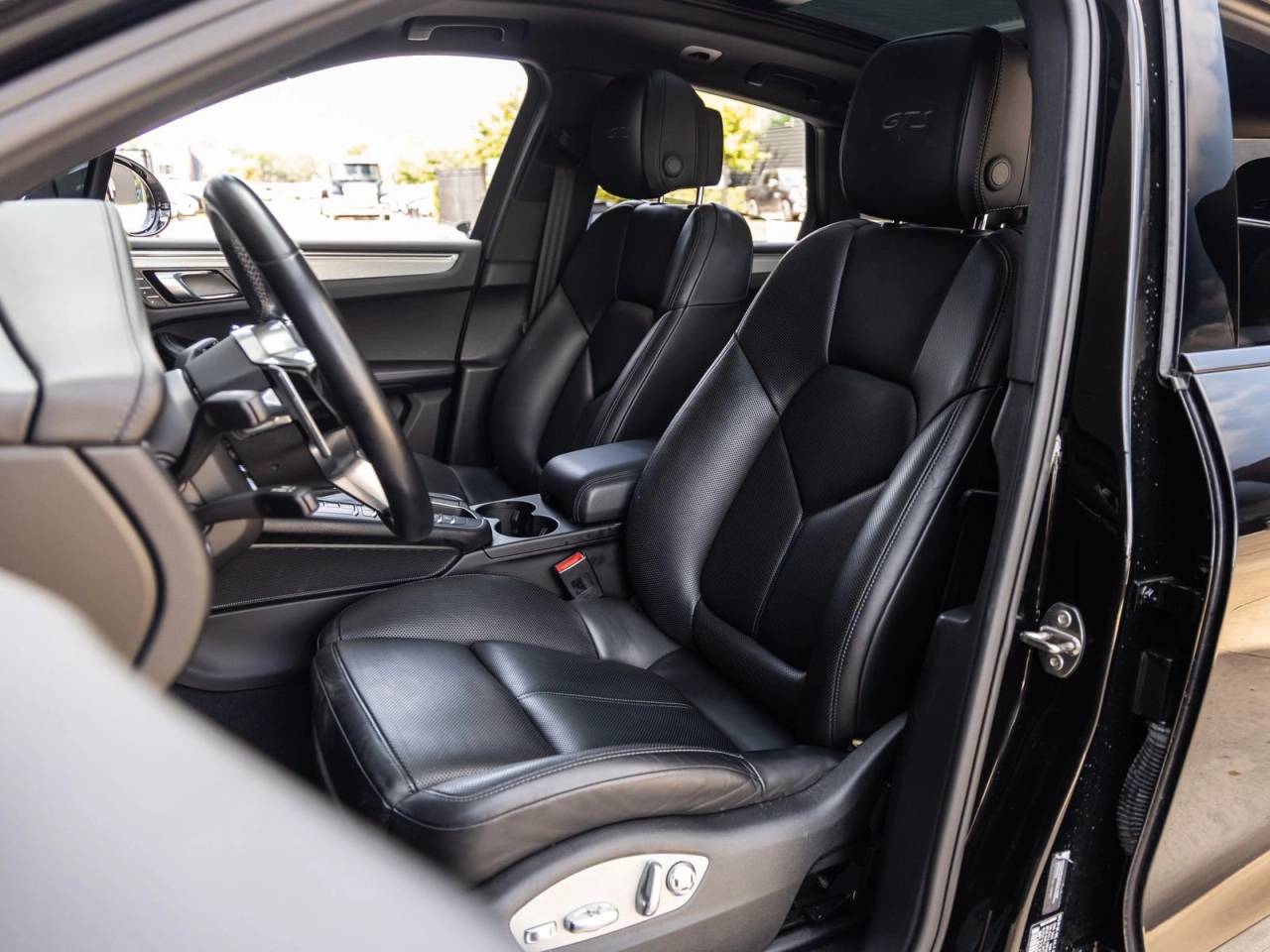 2018 Porsche Macan Macan GTS