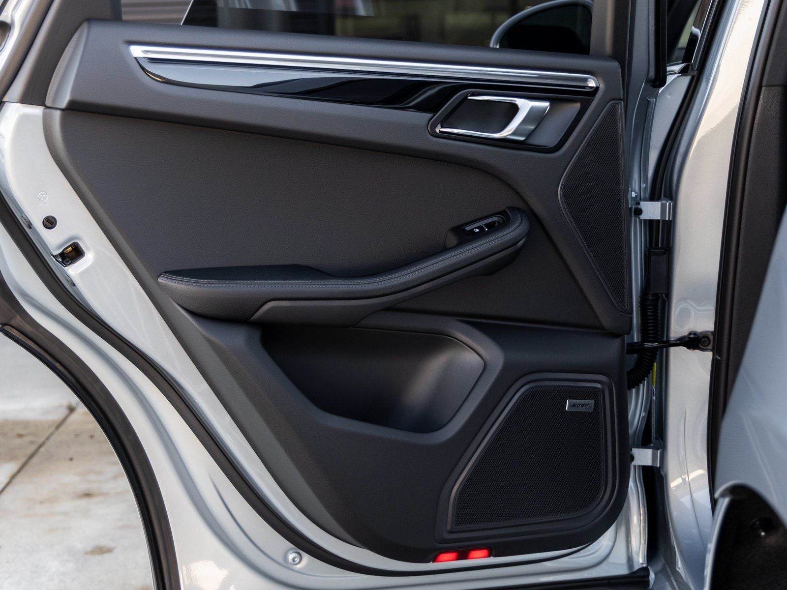 2025 Porsche Macan S